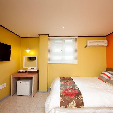 Shinchon Guest House โซล ภายนอก รูปภาพ