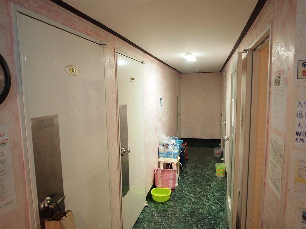 Shinchon Guest House โซล ภายนอก รูปภาพ