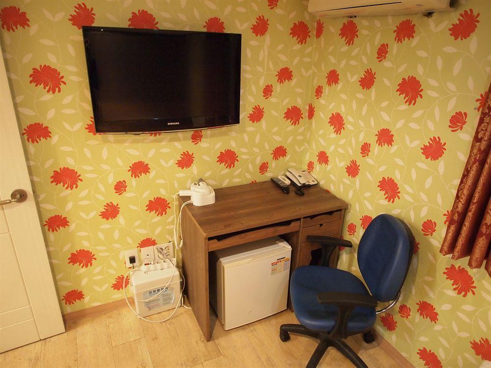 Shinchon Guest House โซล ภายนอก รูปภาพ